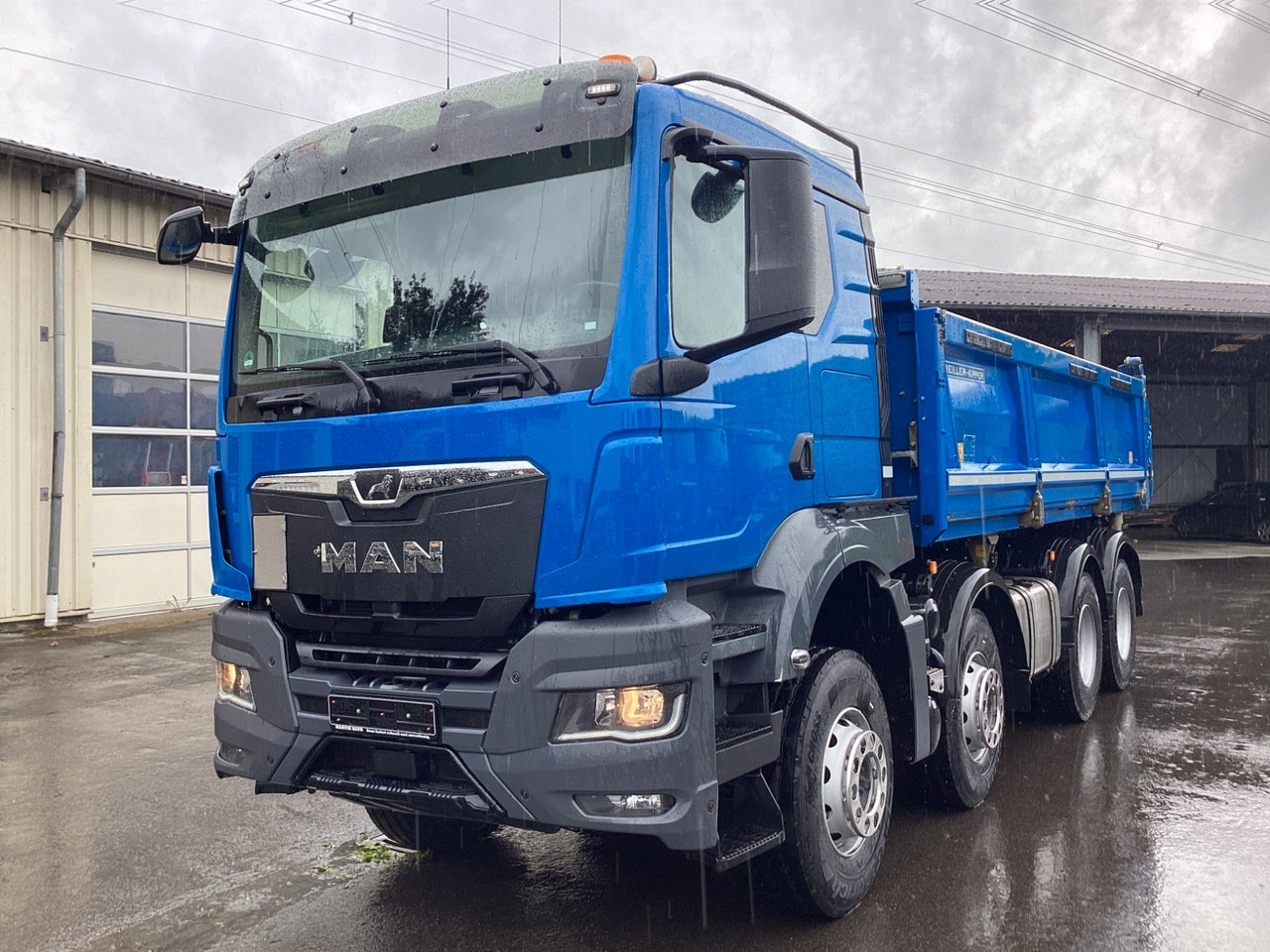 MAN TGS 35.510 BB 8x4 Meiller Kipper Bordmatik AHK - Billenőplatós teherautó: 2 kép. MAN TGS 35.510 BB 8x4 Meiller Kipper Bordmatik AHK - Billenőplatós teherautó: 2 kép.