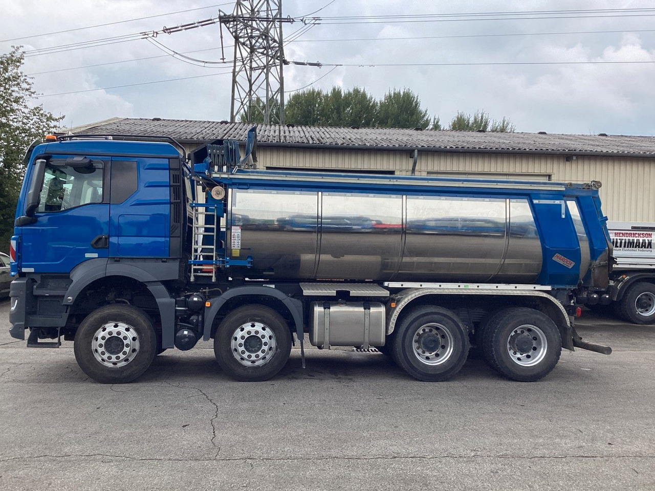 MAN TGS 35.510 Carnehl Thermomulde Asphalt 16,5m³ - Billenőplatós teherautó: 2 kép. MAN TGS 35.510 Carnehl Thermomulde Asphalt 16,5m³ - Billenőplatós teherautó: 2 kép.