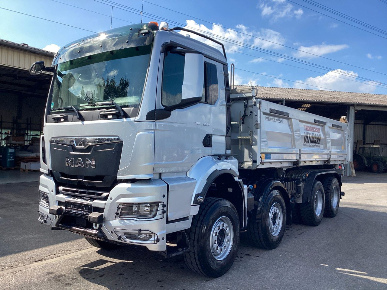MAN TGS 35.520 8x4 Intarder Meiller Bordmatik Hendri - Billenőplatós teherautó: 2 kép. MAN TGS 35.520 8x4 Intarder Meiller Bordmatik Hendri - Billenőplatós teherautó: 2 kép.