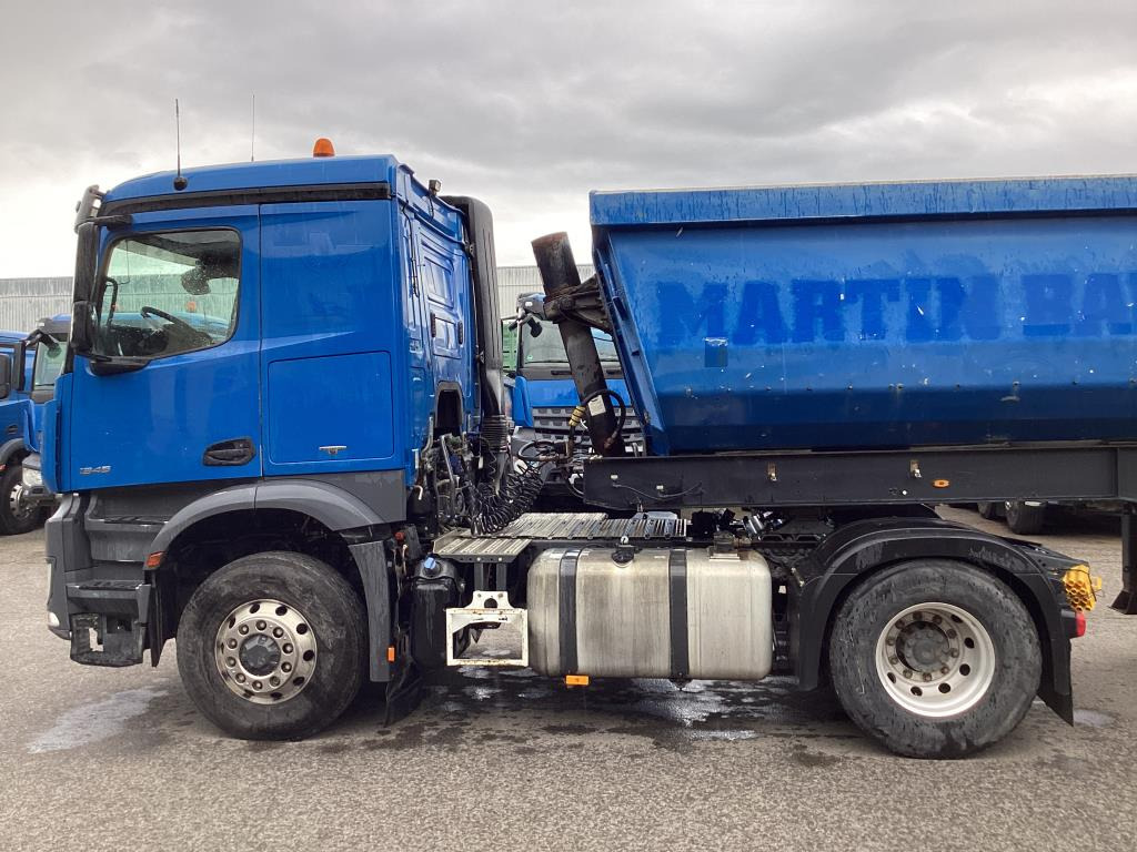 Mercedes Benz Arocs 1845 HAD 4×4 - Billenőplatós teherautó: 2 kép. Mercedes Benz Arocs 1845 HAD 4×4 - Billenőplatós teherautó: 2 kép.