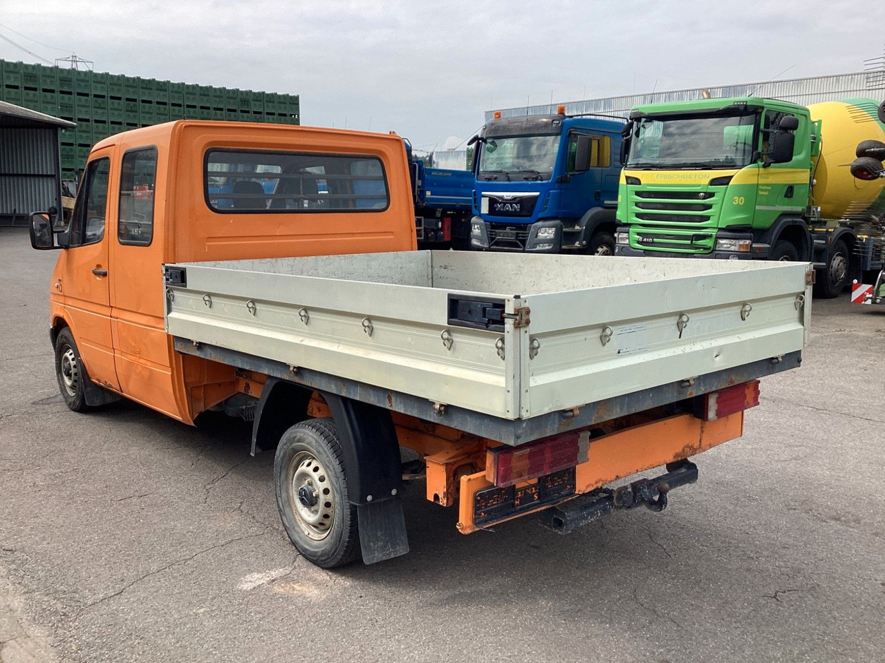 Mercedes-Benz Sprinter Pritsche Doka 211 CDI - Platós kisteherautó, Duplakabinos kisteherautó: 3 kép. Mercedes-Benz Sprinter Pritsche Doka 211 CDI - Platós kisteherautó, Duplakabinos kisteherautó: 3 kép.