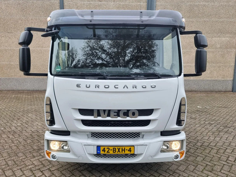 Iveco EuroCargo 80 E6 80E19 - Autószállító teherautó: 2 kép. Iveco EuroCargo 80 E6 80E19 - Autószállító teherautó: 2 kép.