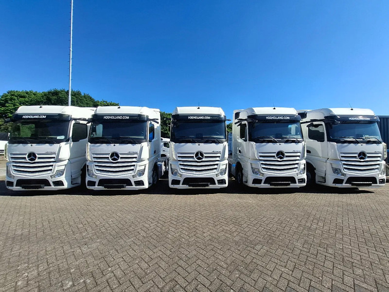 Mercedes-Benz Actros 2542 5 PCS MP5 !! FLEETSALE 6X2 - Nyergesvontató: 2 kép. Mercedes-Benz Actros 2542 5 PCS MP5 !! FLEETSALE 6X2 - Nyergesvontató: 2 kép.