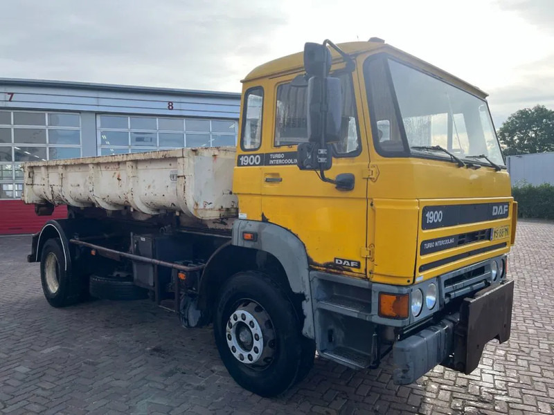 DAF 1900 F HAAKARM - Cserefelépítményes teherautó: 1 kép. DAF 1900 F HAAKARM - Cserefelépítményes teherautó: 1 kép.
