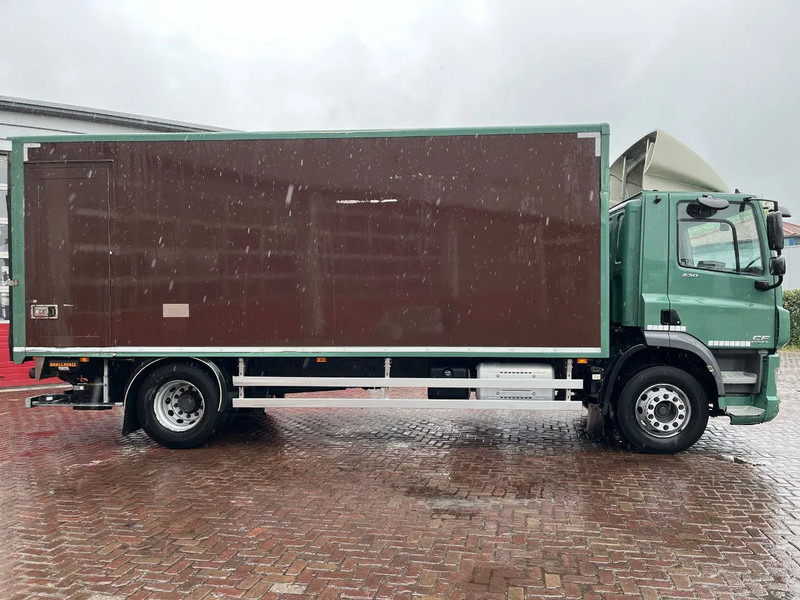 DAF CF 230 FA - Dobozos felépítményű teherautó: 5 kép. DAF CF 230 FA - Dobozos felépítményű teherautó: 5 kép.