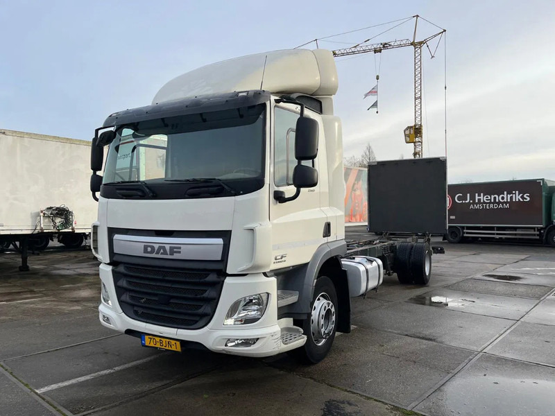 DAF CF 260 CF 260 FA CHASSIS CABINE EURO 6 - Alvaz teherautó: 3 kép. DAF CF 260 CF 260 FA CHASSIS CABINE EURO 6 - Alvaz teherautó: 3 kép.