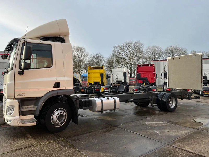 DAF CF 260 CF 260 FA CHASSIS CABINE EURO 6 - Alvaz teherautó: 5 kép. DAF CF 260 CF 260 FA CHASSIS CABINE EURO 6 - Alvaz teherautó: 5 kép.