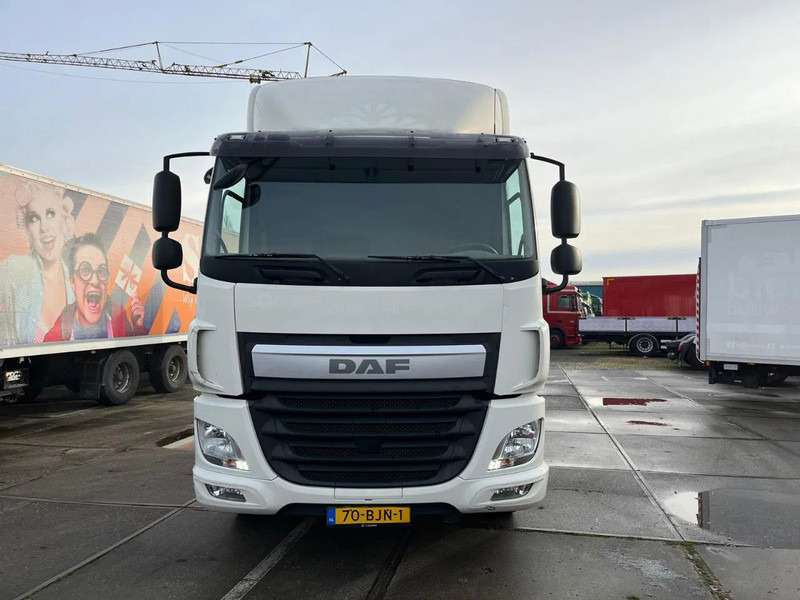 DAF CF 260 CF 260 FA CHASSIS CABINE EURO 6 - Alvaz teherautó: 2 kép. DAF CF 260 CF 260 FA CHASSIS CABINE EURO 6 - Alvaz teherautó: 2 kép.