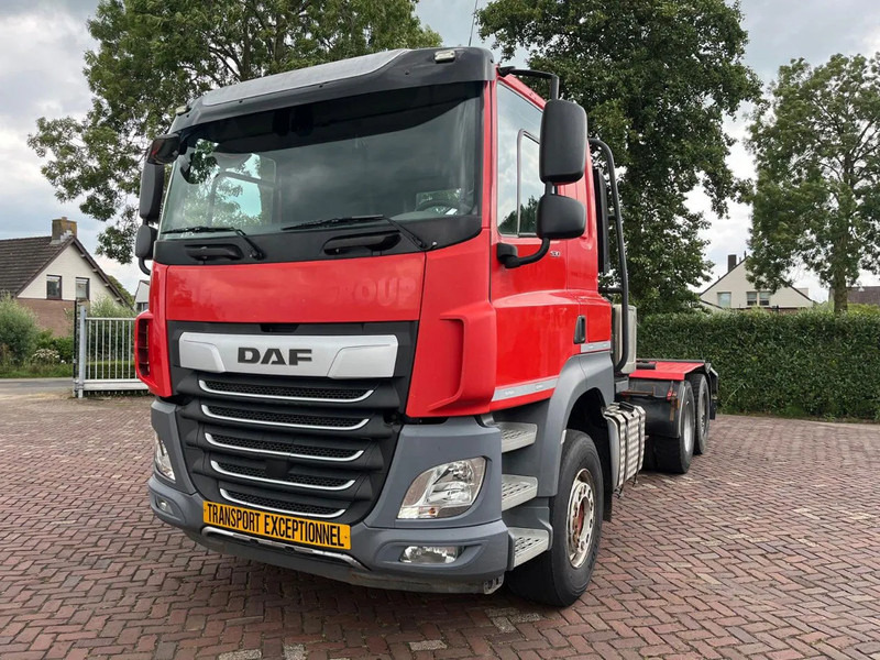DAF CF 530 FAT intarder - Dobozos felépítményű teherautó: 2 kép. DAF CF 530 FAT intarder - Dobozos felépítményű teherautó: 2 kép.