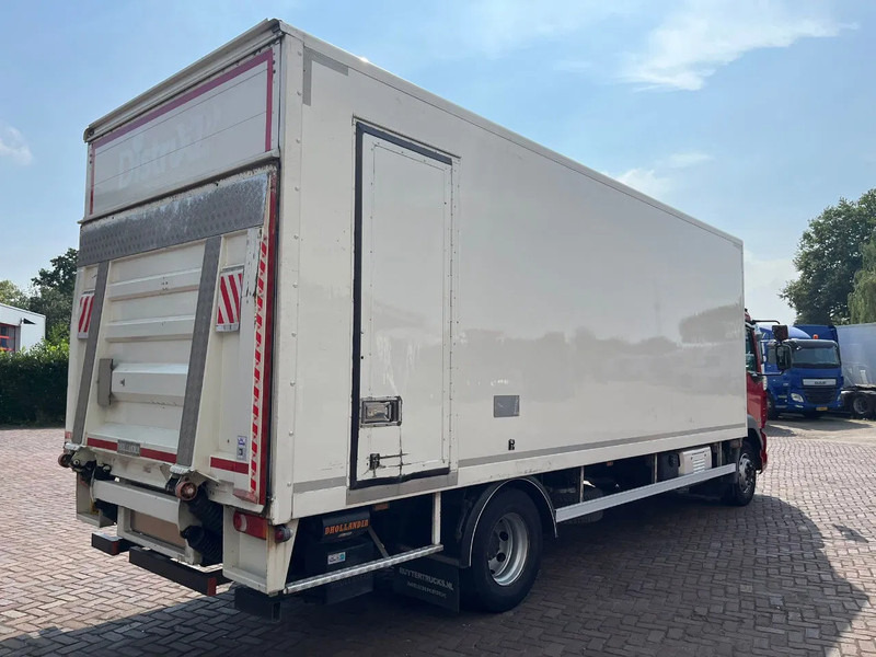 DAF LF 210 FA 12 TN EURO 6 - Dobozos felépítményű teherautó: 4 kép. DAF LF 210 FA 12 TN EURO 6 - Dobozos felépítményű teherautó: 4 kép.