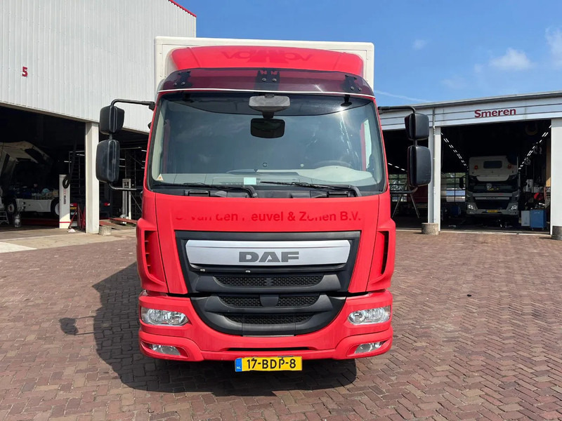 DAF LF 210 FA 12 TN EURO 6 - Dobozos felépítményű teherautó: 2 kép. DAF LF 210 FA 12 TN EURO 6 - Dobozos felépítményű teherautó: 2 kép.