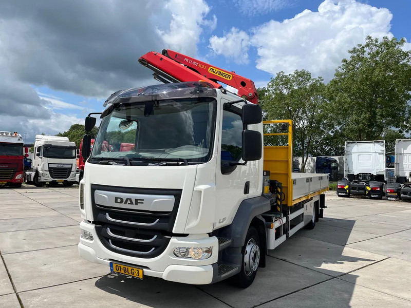 DAF LF 230 FA - Darus autó: 2 kép. DAF LF 230 FA - Darus autó: 2 kép.