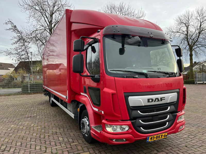 DAF LF 260 FA - Dobozos felépítményű teherautó: 3 kép. DAF LF 260 FA - Dobozos felépítményű teherautó: 3 kép.