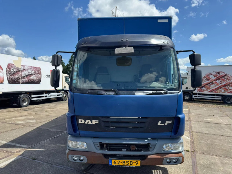 DAF LF 45 .220 - Dobozos felépítményű teherautó: 2 kép. DAF LF 45 .220 - Dobozos felépítményű teherautó: 2 kép.