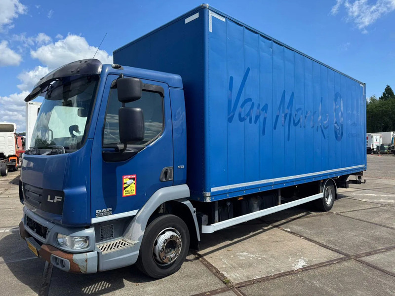DAF LF 45 .220 - Dobozos felépítményű teherautó: 1 kép. DAF LF 45 .220 - Dobozos felépítményű teherautó: 1 kép.