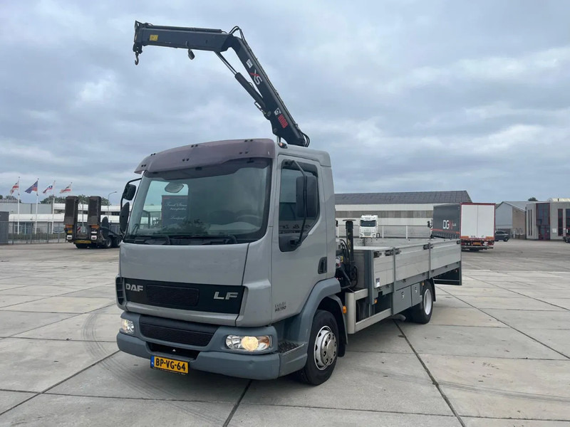DAF LF 45 FA - Darus autó, Platós teherautó: 1 kép. DAF LF 45 FA - Darus autó, Platós teherautó: 1 kép.