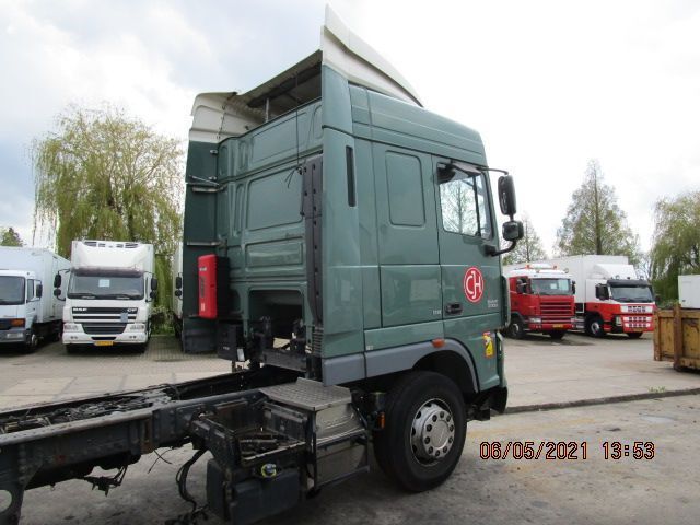 DAF XF 105 SPACE CABINE XF 105 EURO 5 - Fülke - Teherautó: 3 kép. DAF XF 105 SPACE CABINE XF 105 EURO 5 - Fülke - Teherautó: 3 kép.