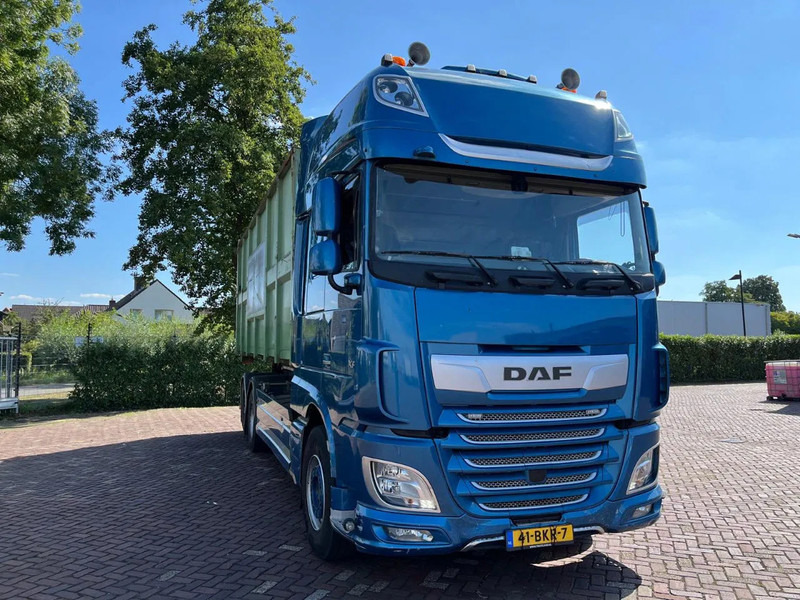 DAF XF 530 FAS - Cserefelépítményes teherautó: 4 kép. DAF XF 530 FAS - Cserefelépítményes teherautó: 4 kép.