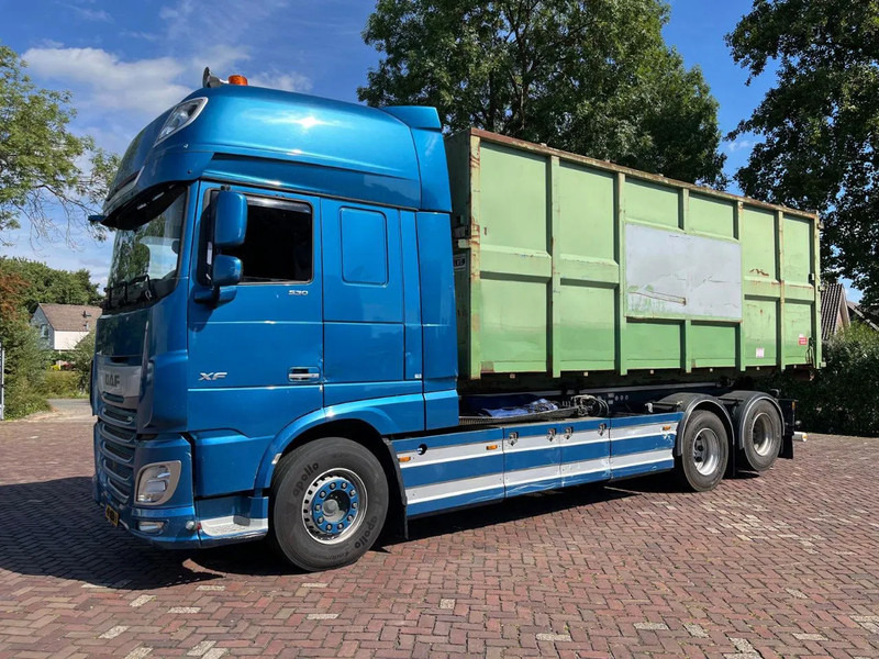 DAF XF 530 FAS - Cserefelépítményes teherautó: 1 kép. DAF XF 530 FAS - Cserefelépítményes teherautó: 1 kép.