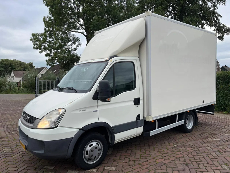 Iveco Daily 40 C14 - Dobozos kisteherautó: 1 kép. Iveco Daily 40 C14 - Dobozos kisteherautó: 1 kép.