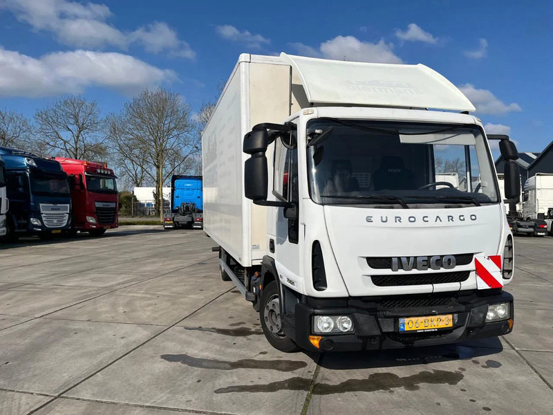 Iveco EuroCargo 75 E21 MANUAL - Dobozos felépítményű teherautó: 2 kép. Iveco EuroCargo 75 E21 MANUAL - Dobozos felépítményű teherautó: 2 kép.