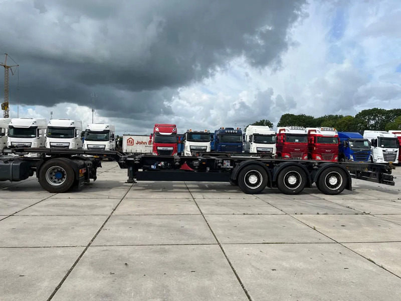 Kögel PORT 40 SIMPLEX 20 - Félpótkocsi cserefelépítményes: 5 kép. Kögel PORT 40 SIMPLEX 20 - Félpótkocsi cserefelépítményes: 5 kép.