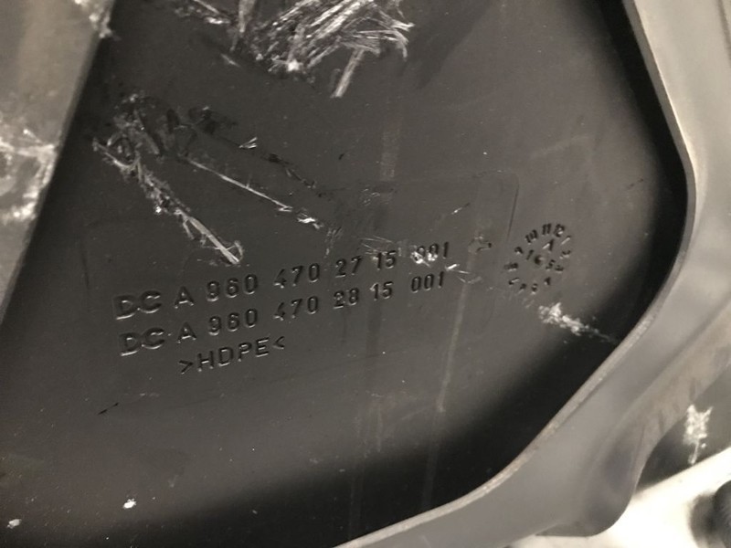 Mercedes-Benz Ad-blue tank met vlotter en steun - Kipufogórendszer: 5 kép. Mercedes-Benz Ad-blue tank met vlotter en steun - Kipufogórendszer: 5 kép.