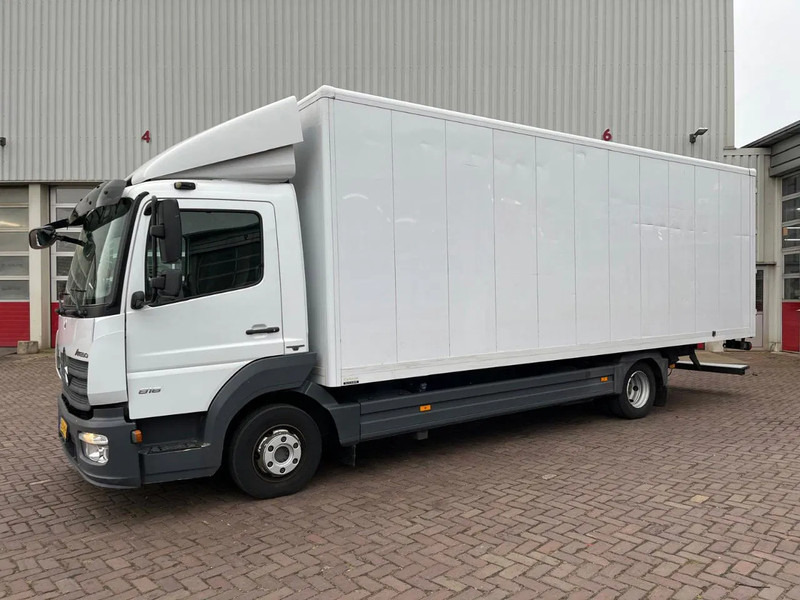 Mercedes-Benz Atego 816 - Dobozos felépítményű teherautó: 5 kép. Mercedes-Benz Atego 816 - Dobozos felépítményű teherautó: 5 kép.