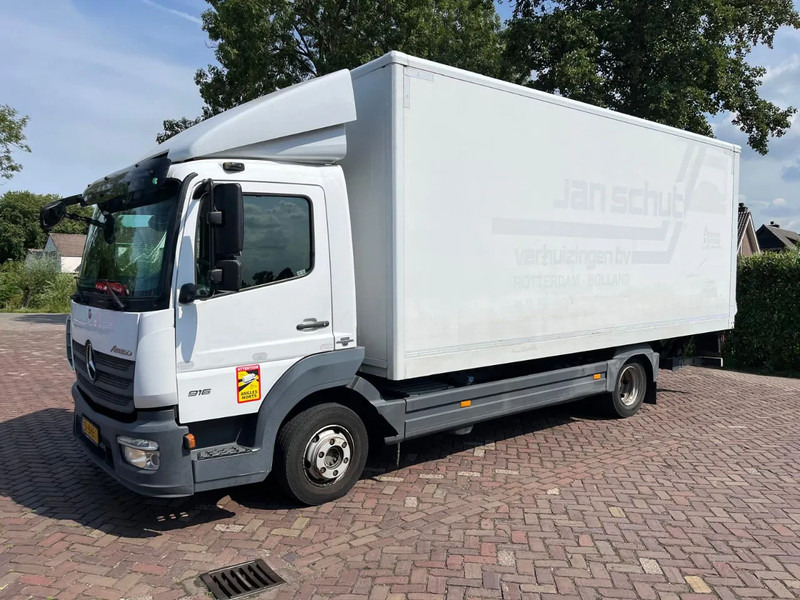 Mercedes-Benz Atego 916 - Dobozos felépítményű teherautó: 1 kép. Mercedes-Benz Atego 916 - Dobozos felépítményű teherautó: 1 kép.