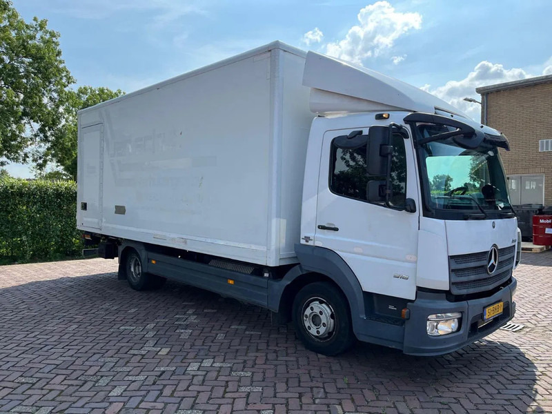 Mercedes-Benz Atego 916 - Dobozos felépítményű teherautó: 1 kép. Mercedes-Benz Atego 916 - Dobozos felépítményű teherautó: 1 kép.