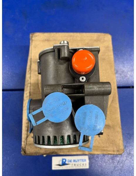 Mercedes-Benz EBS ventiel A0004291124 - Fékszelep - Teherautó: 5 kép. Mercedes-Benz EBS ventiel A0004291124 - Fékszelep - Teherautó: 5 kép.