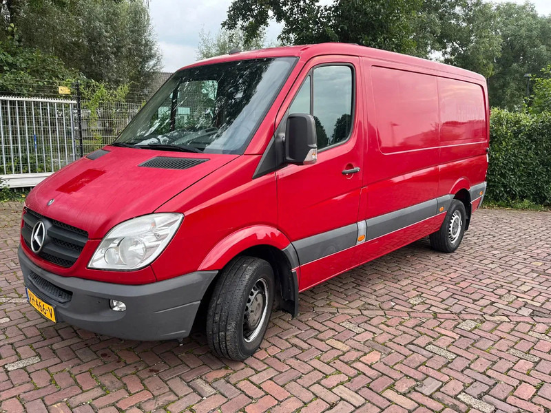 Mercedes-Benz Sprinter 313 CDI L2H1 - Furgon: 1 kép. Mercedes-Benz Sprinter 313 CDI L2H1 - Furgon: 1 kép.