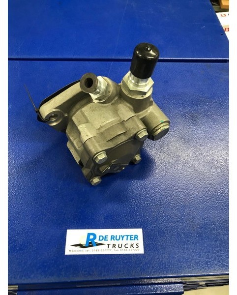 Mercedes-Benz Stuuroliepomp actros/Unimog/antos/arocs/atego - Szervószivattyú - Teherautó: 1 kép. Mercedes-Benz Stuuroliepomp actros/Unimog/antos/arocs/atego - Szervószivattyú - Teherautó: 1 kép.