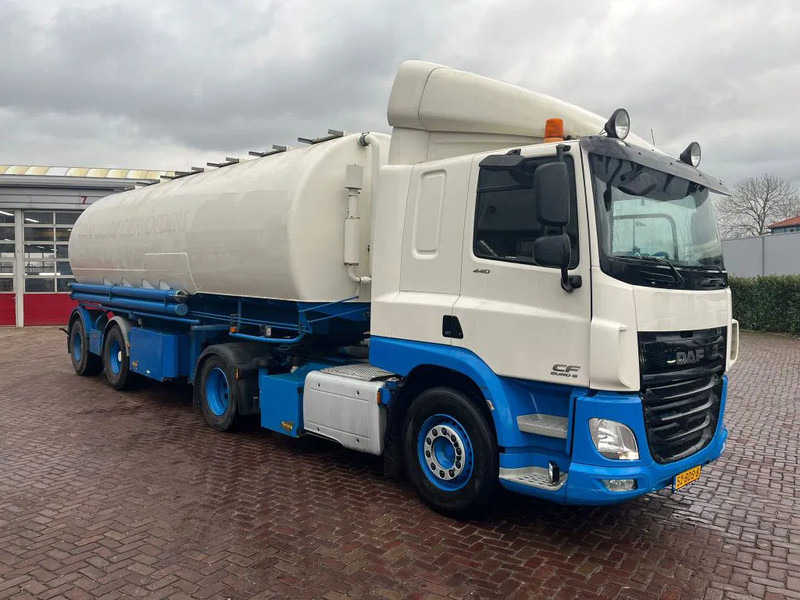 DAF CF 440 FT EURO 6 WITH BULK COMPRESSOR - Nyergesvontató: 1 kép. DAF CF 440 FT EURO 6 WITH BULK COMPRESSOR - Nyergesvontató: 1 kép.