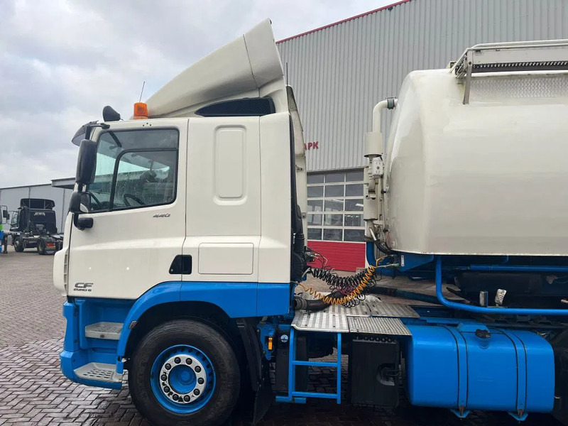 DAF CF 440 FT EURO 6 WITH BULK COMPRESSOR - Nyergesvontató: 4 kép. DAF CF 440 FT EURO 6 WITH BULK COMPRESSOR - Nyergesvontató: 4 kép.