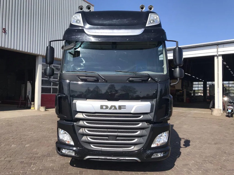 DAF CF 480 FT EURO 6 HYDRAULICS - Nyergesvontató: 2 kép. DAF CF 480 FT EURO 6 HYDRAULICS - Nyergesvontató: 2 kép.