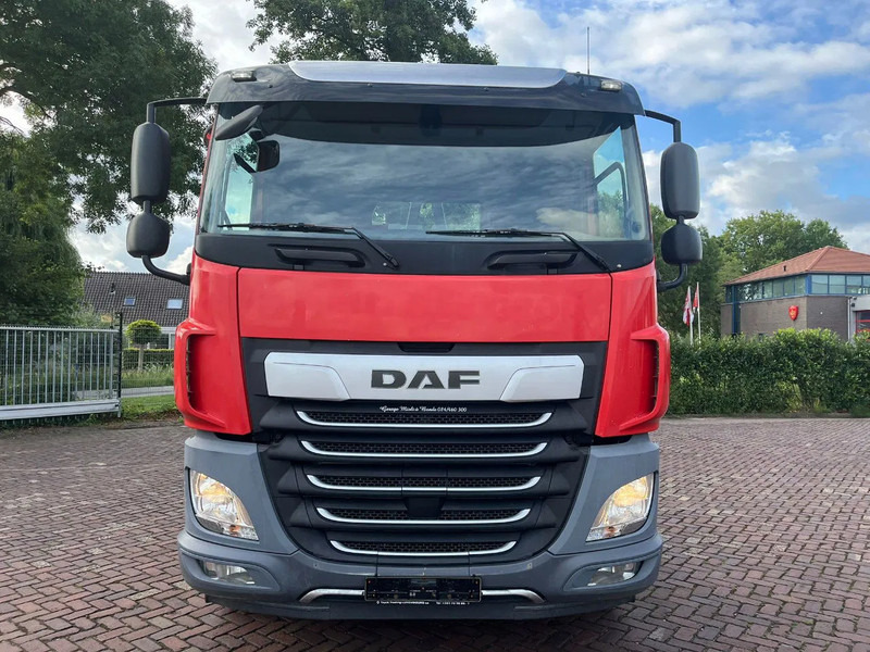 DAF CF 530 FAT intarder - Nyergesvontató: 3 kép. DAF CF 530 FAT intarder - Nyergesvontató: 3 kép.