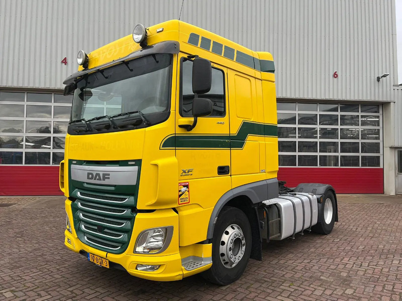 DAF XF 440 FT EURO 6 LUCHTGEVEERDE VOORAS - Nyergesvontató: 3 kép. DAF XF 440 FT EURO 6 LUCHTGEVEERDE VOORAS - Nyergesvontató: 3 kép.