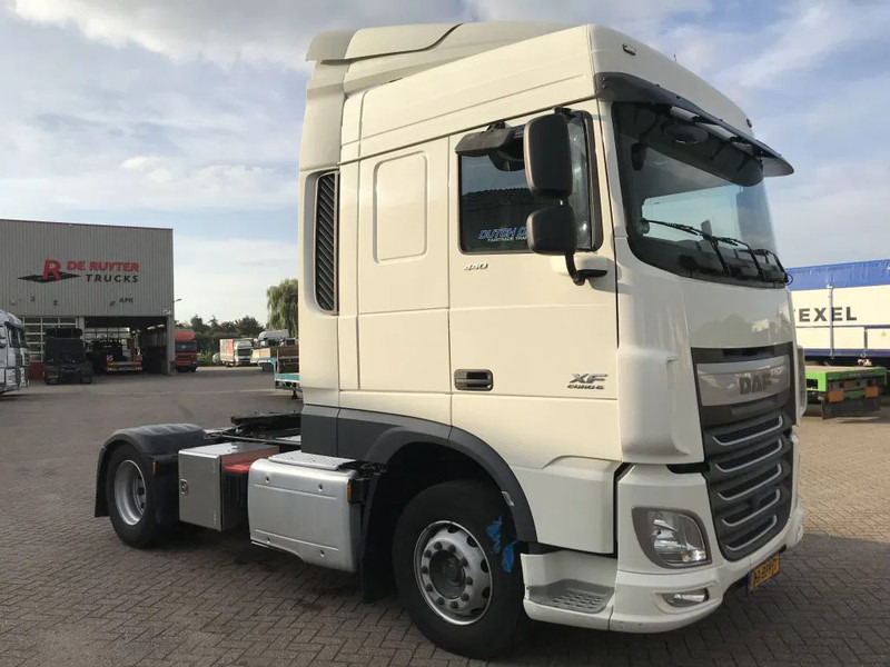 DAF XF 440 XF 440 FT EURO 6 - Nyergesvontató: 2 kép. DAF XF 440 XF 440 FT EURO 6 - Nyergesvontató: 2 kép.