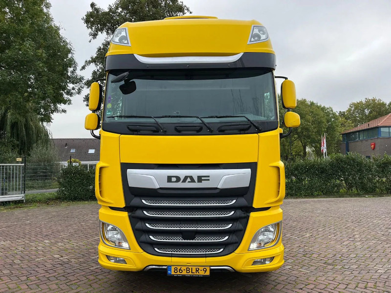 DAF XF 450 FT - Nyergesvontató: 4 kép. DAF XF 450 FT - Nyergesvontató: 4 kép.