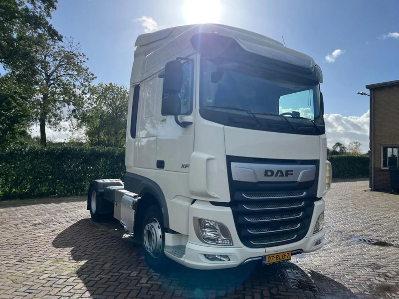 DAF XF 450 FT - Nyergesvontató: 4 kép. DAF XF 450 FT - Nyergesvontató: 4 kép.