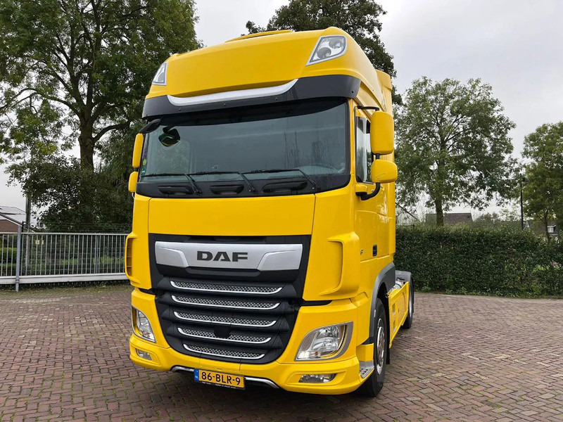 DAF XF 450 FT - Nyergesvontató: 2 kép. DAF XF 450 FT - Nyergesvontató: 2 kép.