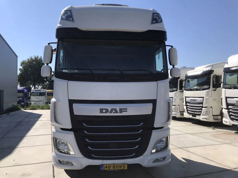 DAF XF 460 FT EURO 6 INTARDER - Nyergesvontató: 2 kép. DAF XF 460 FT EURO 6 INTARDER - Nyergesvontató: 2 kép.