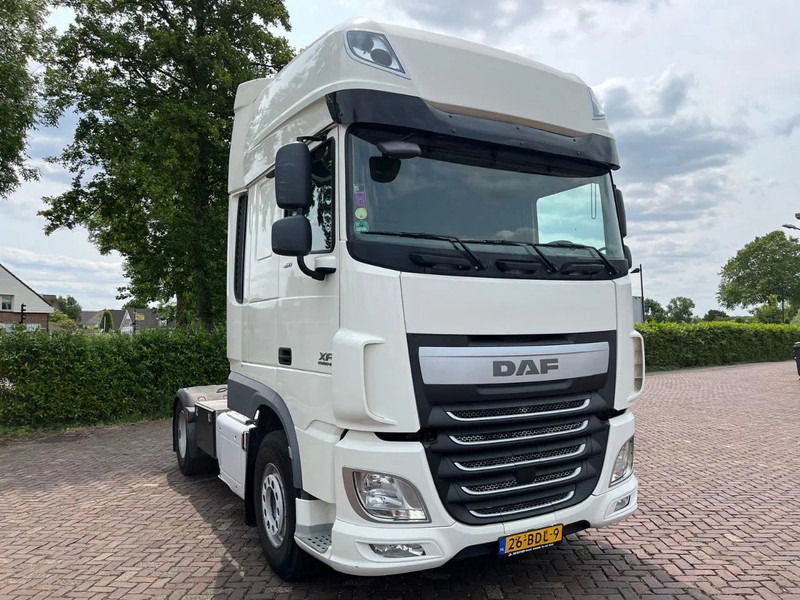 DAF XF 460 FT - Nyergesvontató: 4 kép. DAF XF 460 FT - Nyergesvontató: 4 kép.