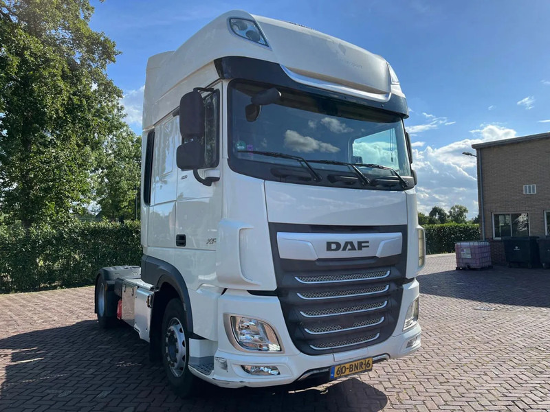 DAF XF 480 FT - Nyergesvontató: 4 kép. DAF XF 480 FT - Nyergesvontató: 4 kép.