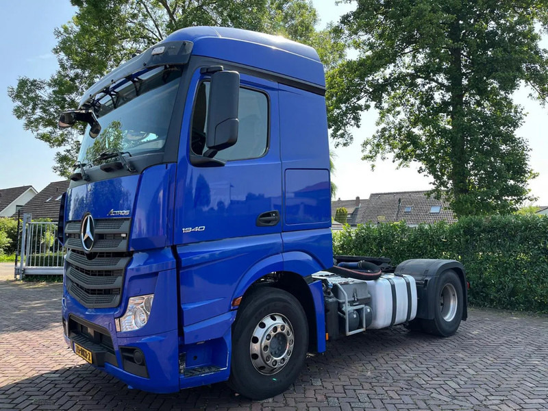 Mercedes-Benz Actros 1940 - Nyergesvontató: 5 kép. Mercedes-Benz Actros 1940 - Nyergesvontató: 5 kép.