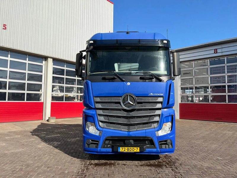 Mercedes-Benz Actros 1942 EURO 5 - Nyergesvontató: 3 kép. Mercedes-Benz Actros 1942 EURO 5 - Nyergesvontató: 3 kép.
