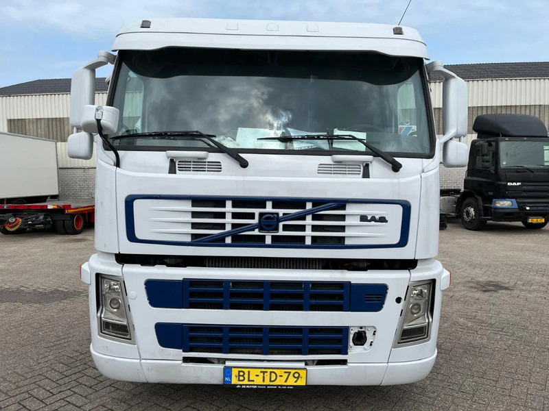 Volvo FM 9 MOTOR DEFECT (motor start wel maar kan niet rijden) - Nyergesvontató: 3 kép. Volvo FM 9 MOTOR DEFECT (motor start wel maar kan niet rijden) - Nyergesvontató: 3 kép.