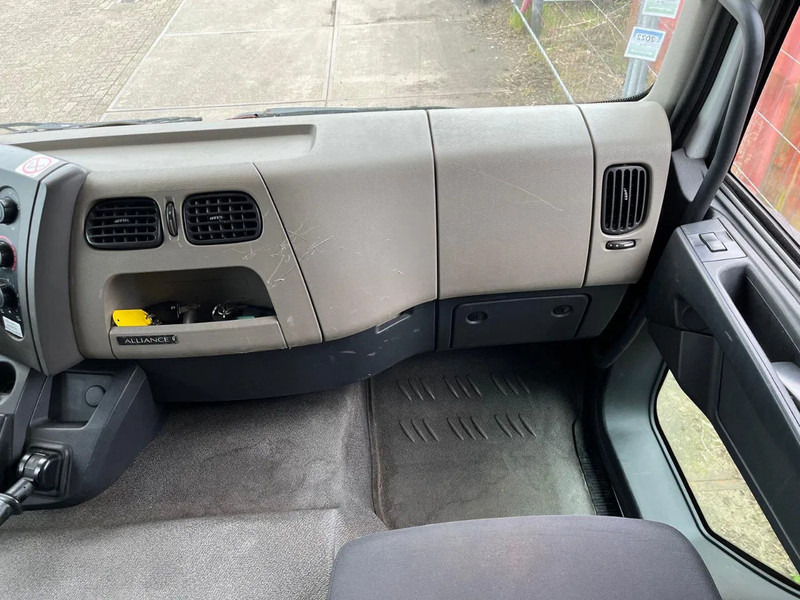 Dobozos felépítményű teherautó Renault Midlum 270 versnellingsbak defect: 10 kép.