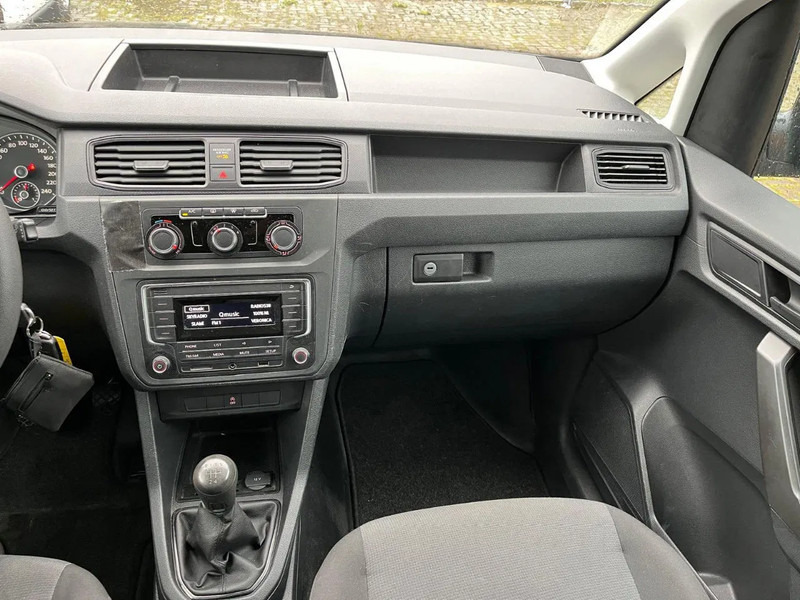 Kis furgon Volkswagen Caddy: 20 kép.